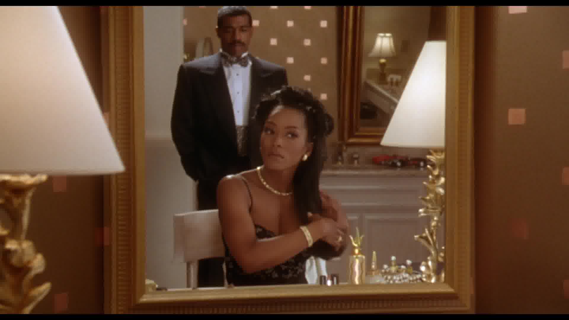 WaitingtoExhale-Caps-0027.jpg