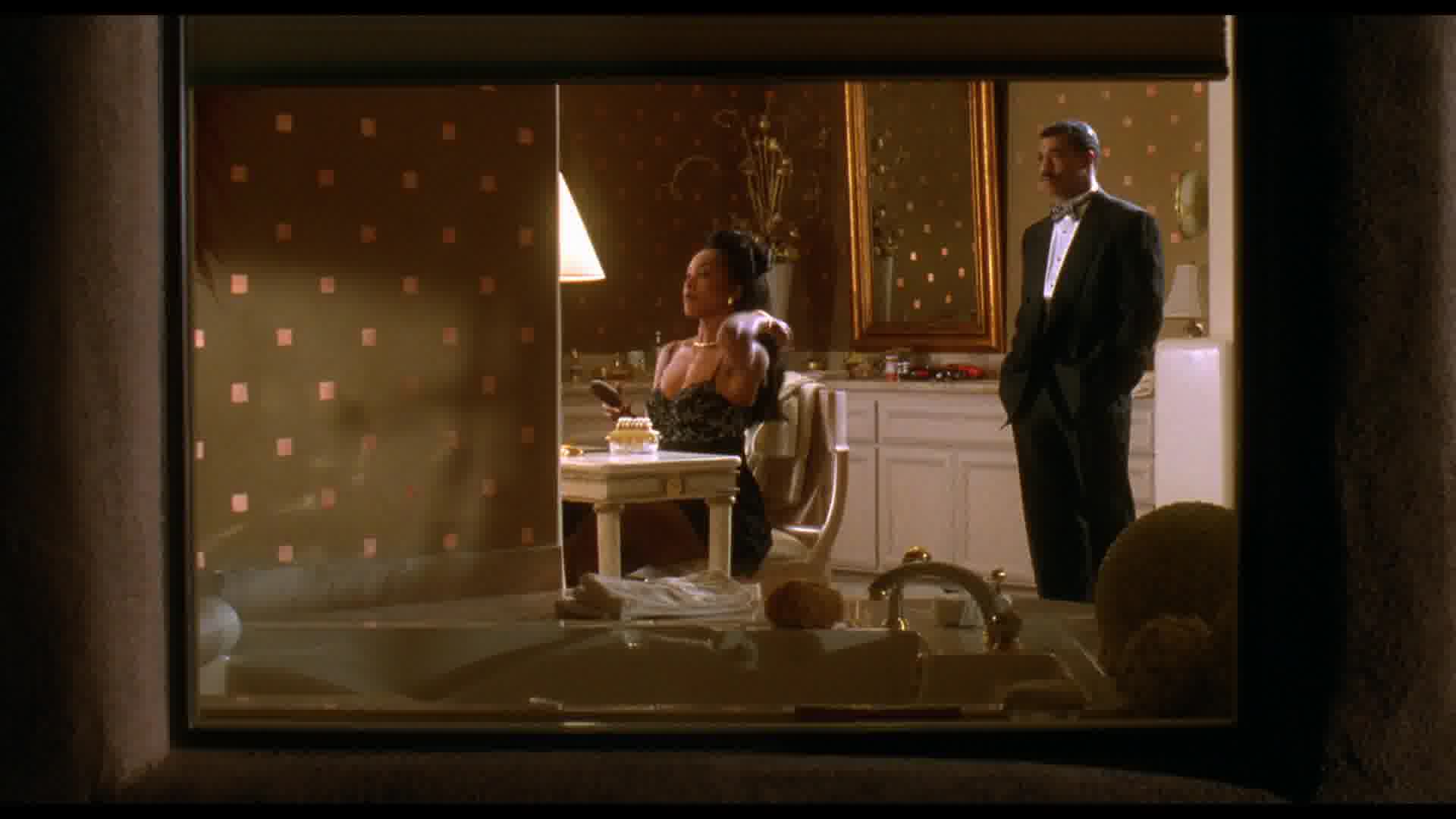 WaitingtoExhale-Caps-0041.jpg