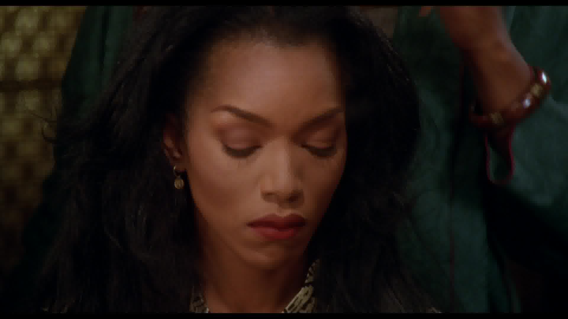 WaitingtoExhale-Caps-0567.jpg