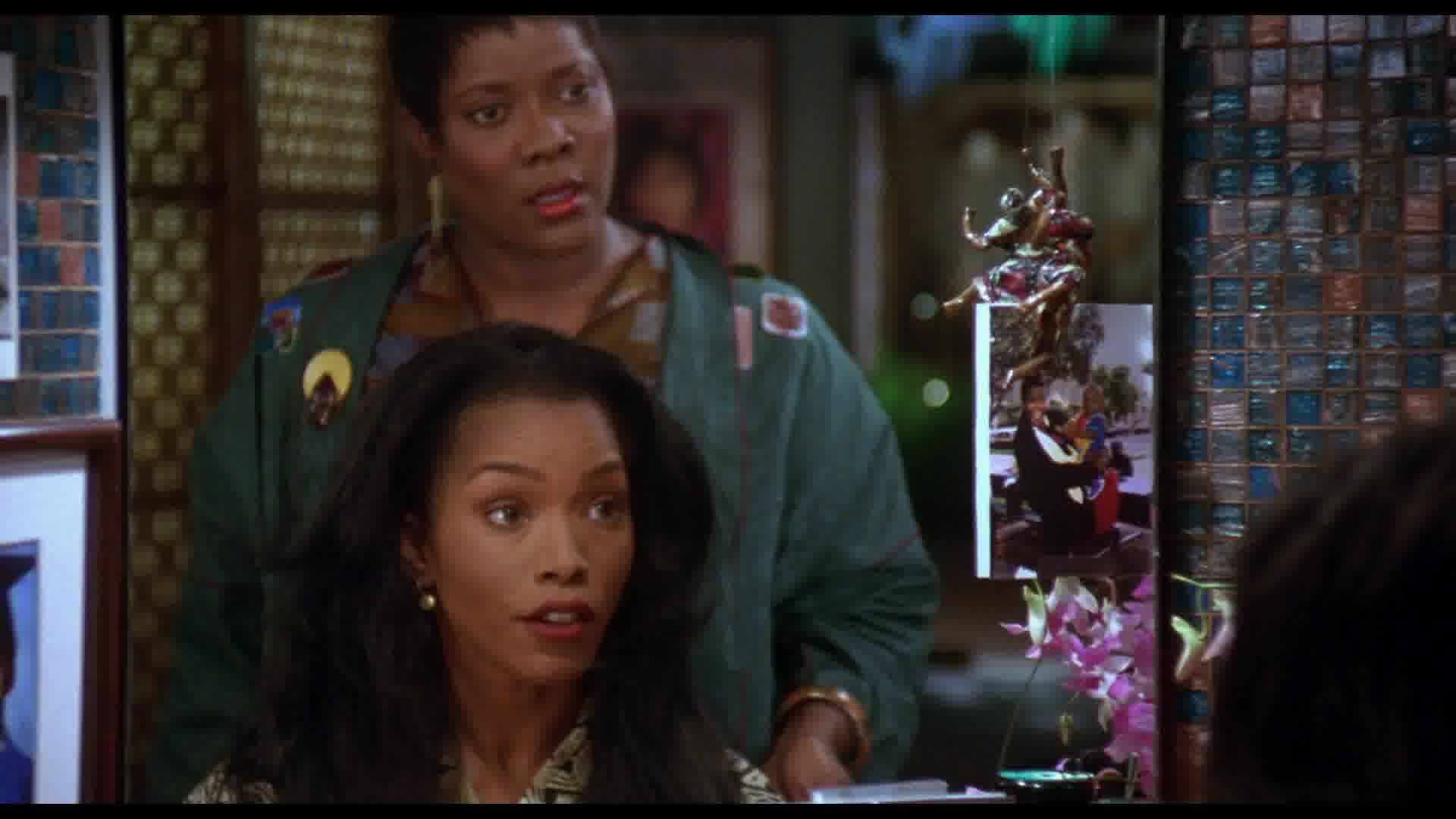 WaitingtoExhale-Caps-0573.jpg