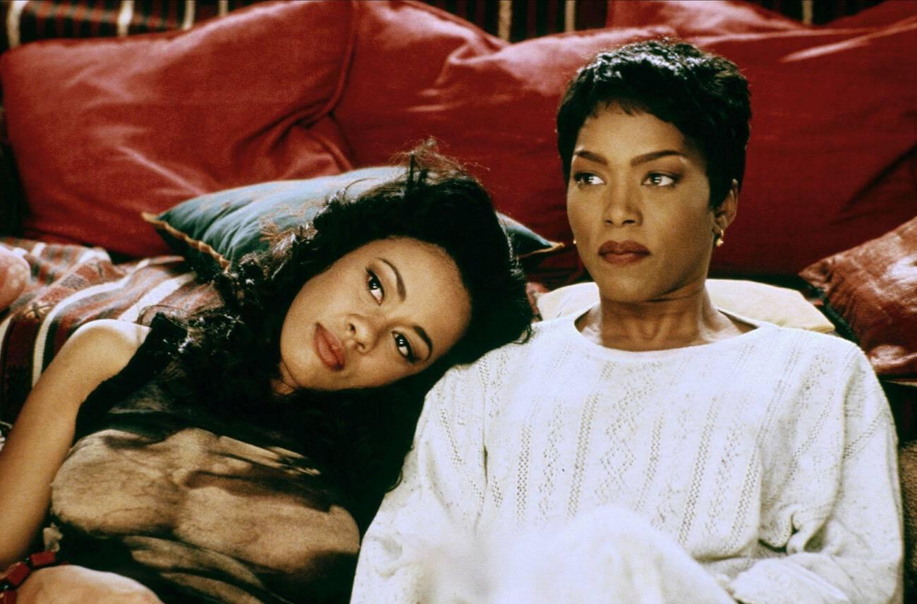 WaitingToExhale-Stills-0011.jpg