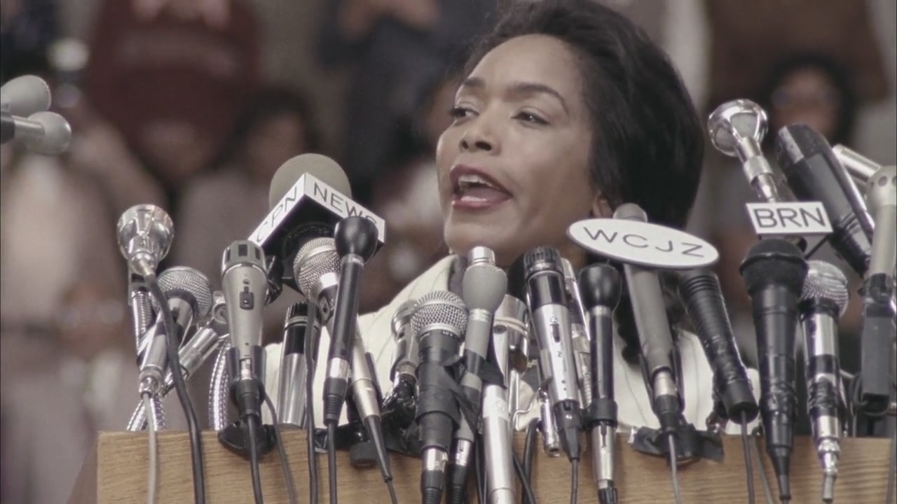 Betty_Coretta-Screencaps-0480.jpg