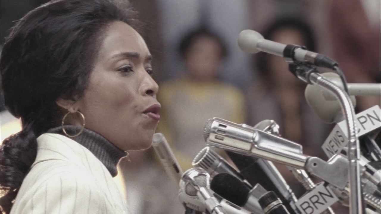 Betty_Coretta-Screencaps-0518.jpg