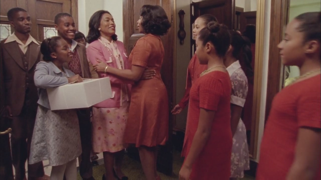 Betty_Coretta-Screencaps-0698.jpg