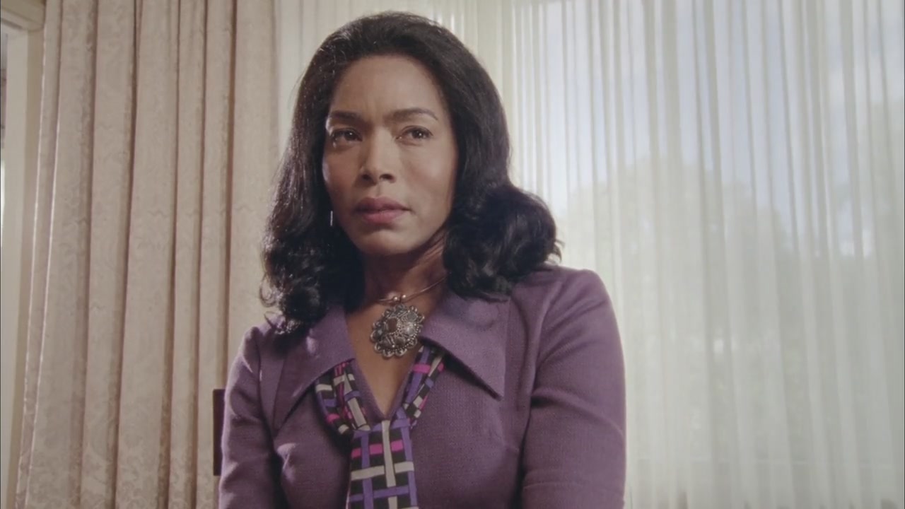 Betty_Coretta-Screencaps-0810.jpg