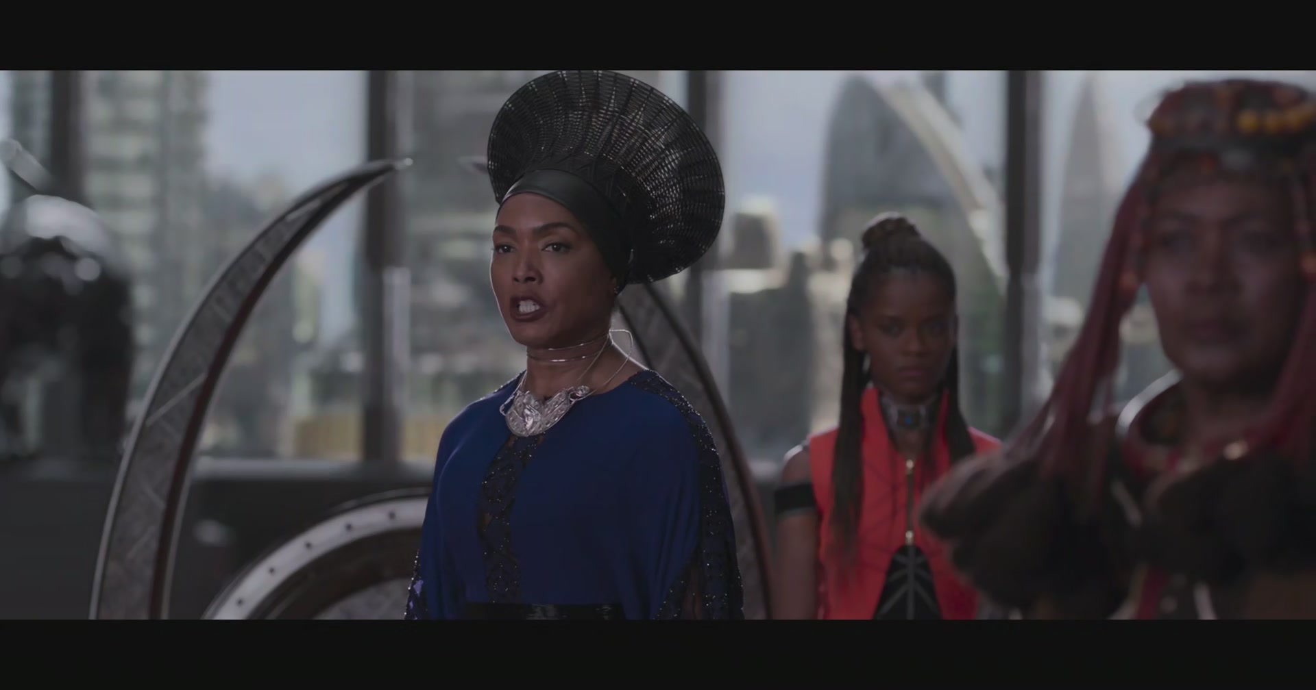 BlackPanther-Screencaps-0112.jpg