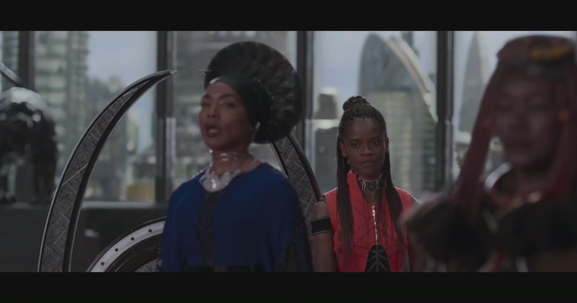 BlackPanther-Screencaps-0114.jpg