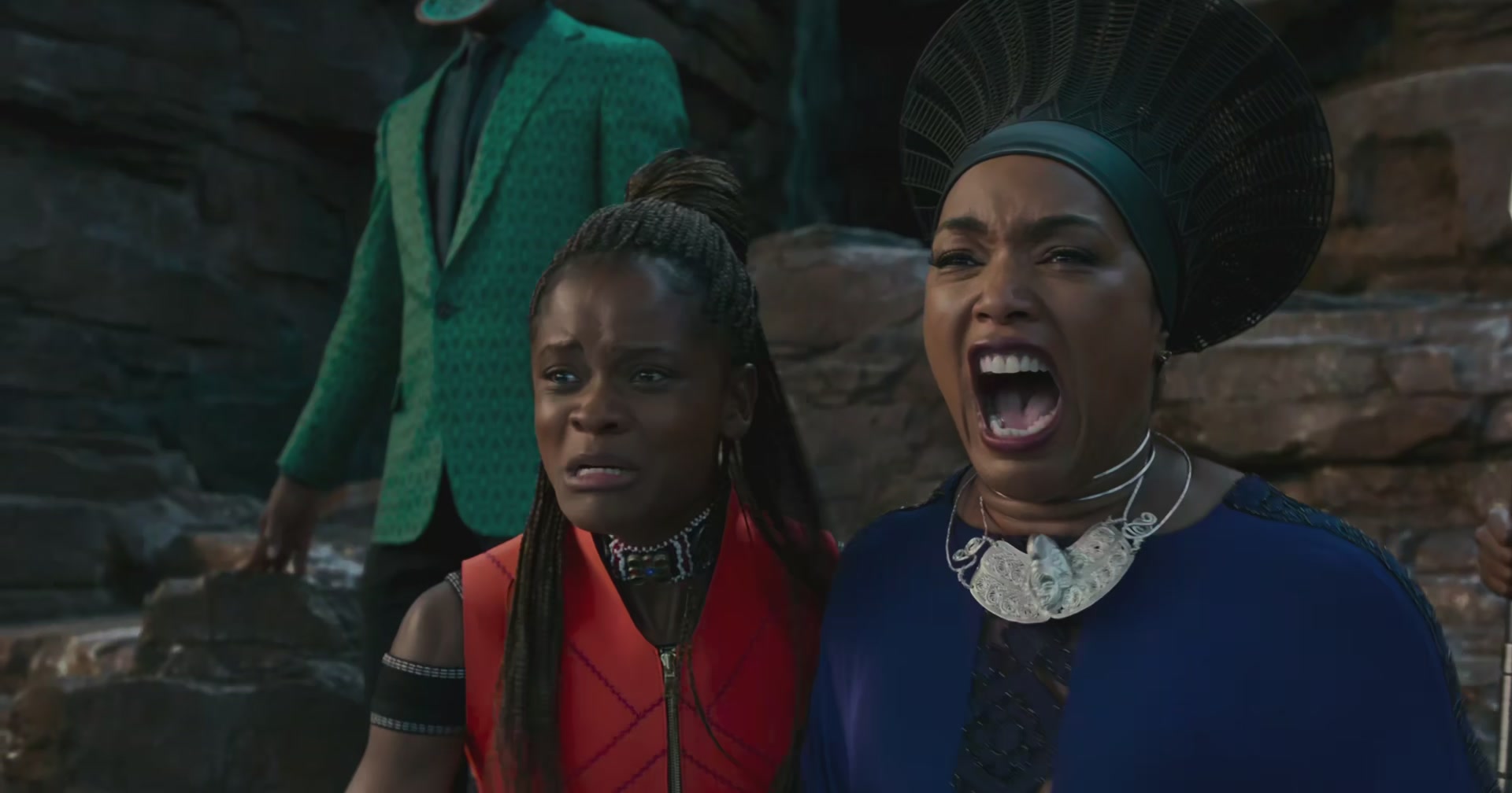 BlackPanther-Screencaps-0160.jpg