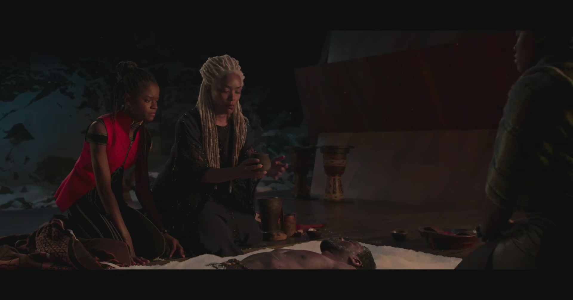 BlackPanther-Screencaps-0303.jpg