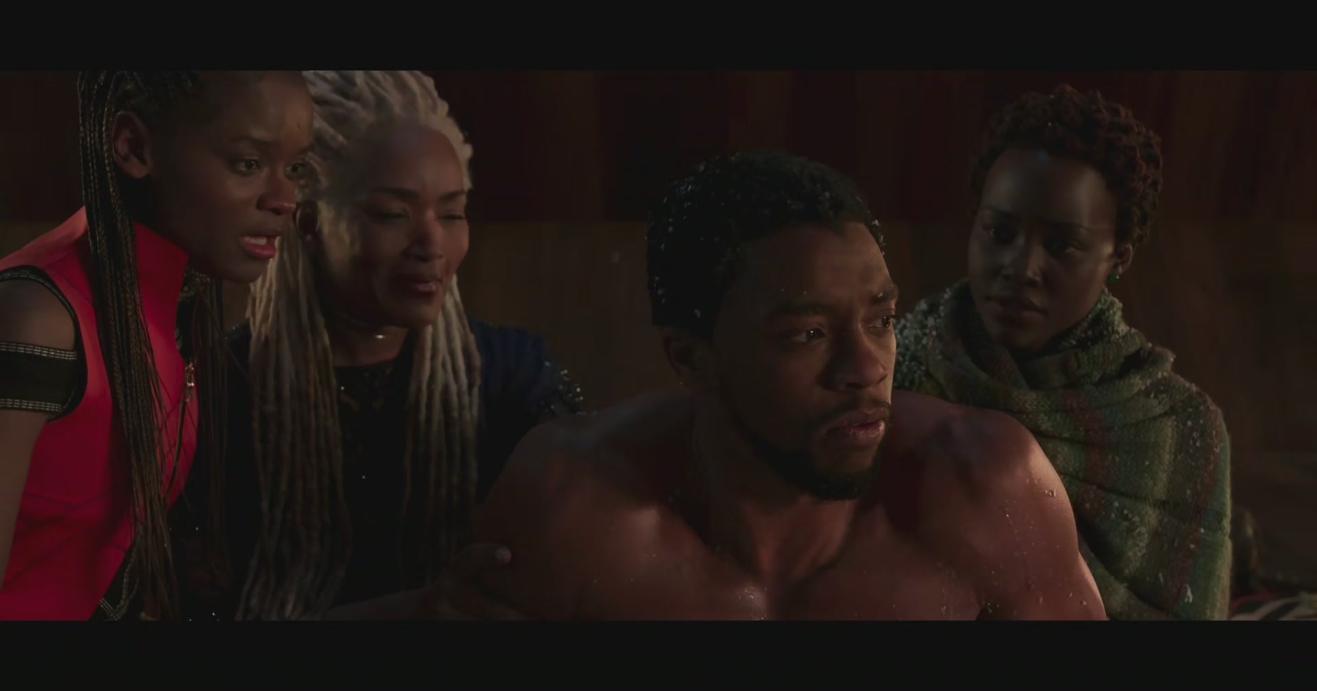 BlackPanther-Screencaps-0324.jpg