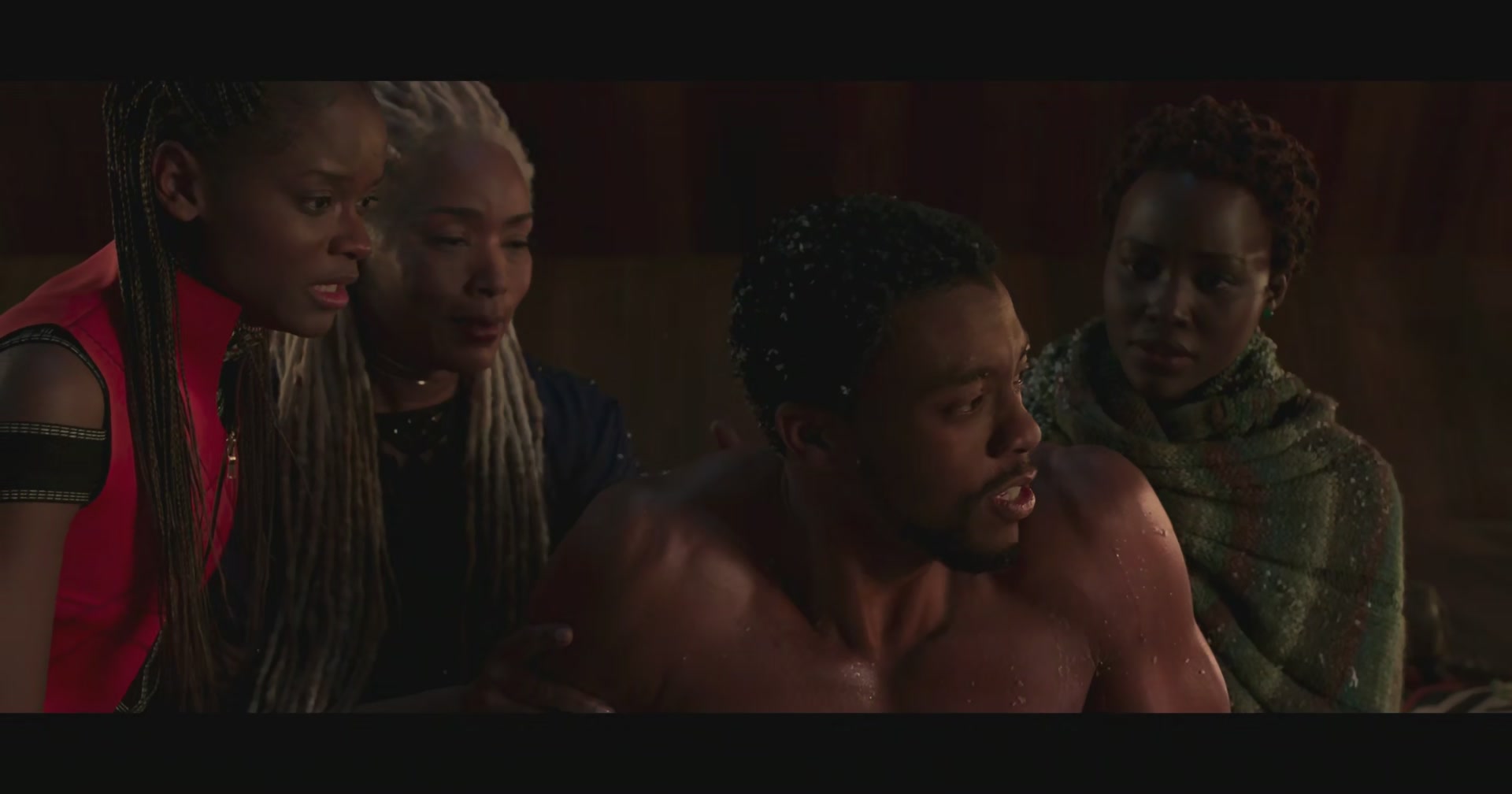 BlackPanther-Screencaps-0325.jpg