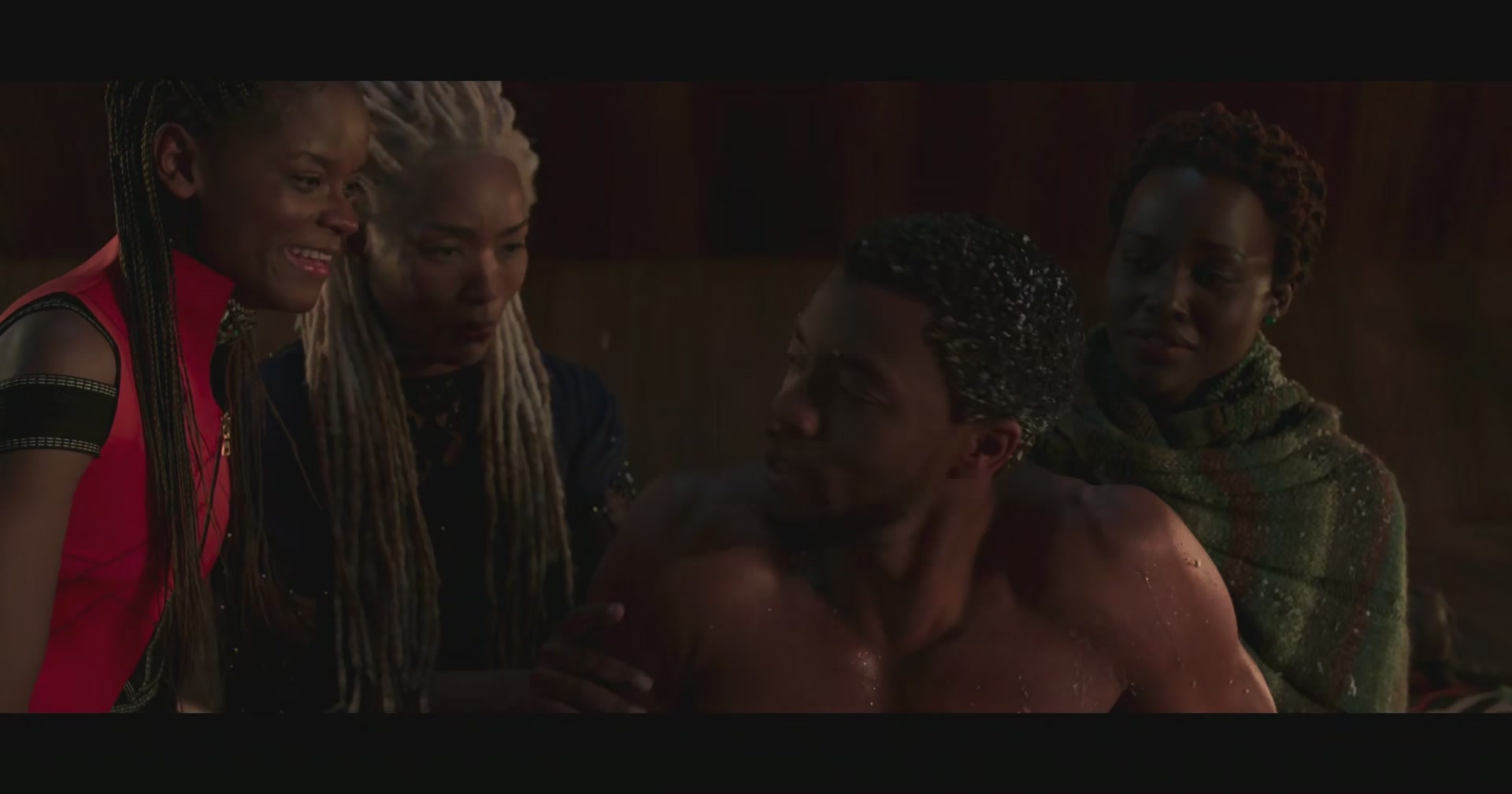 BlackPanther-Screencaps-0327.jpg