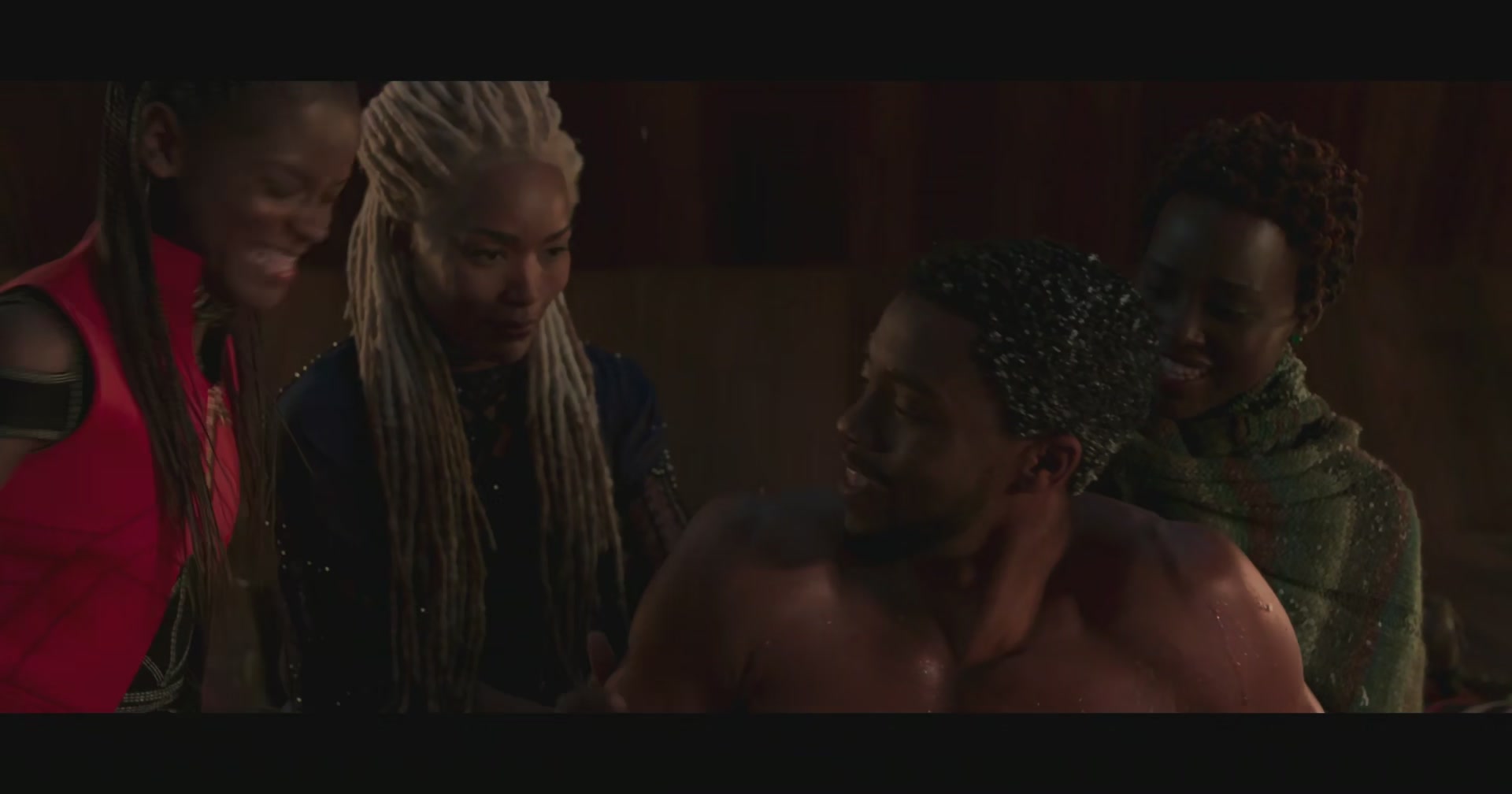 BlackPanther-Screencaps-0328.jpg