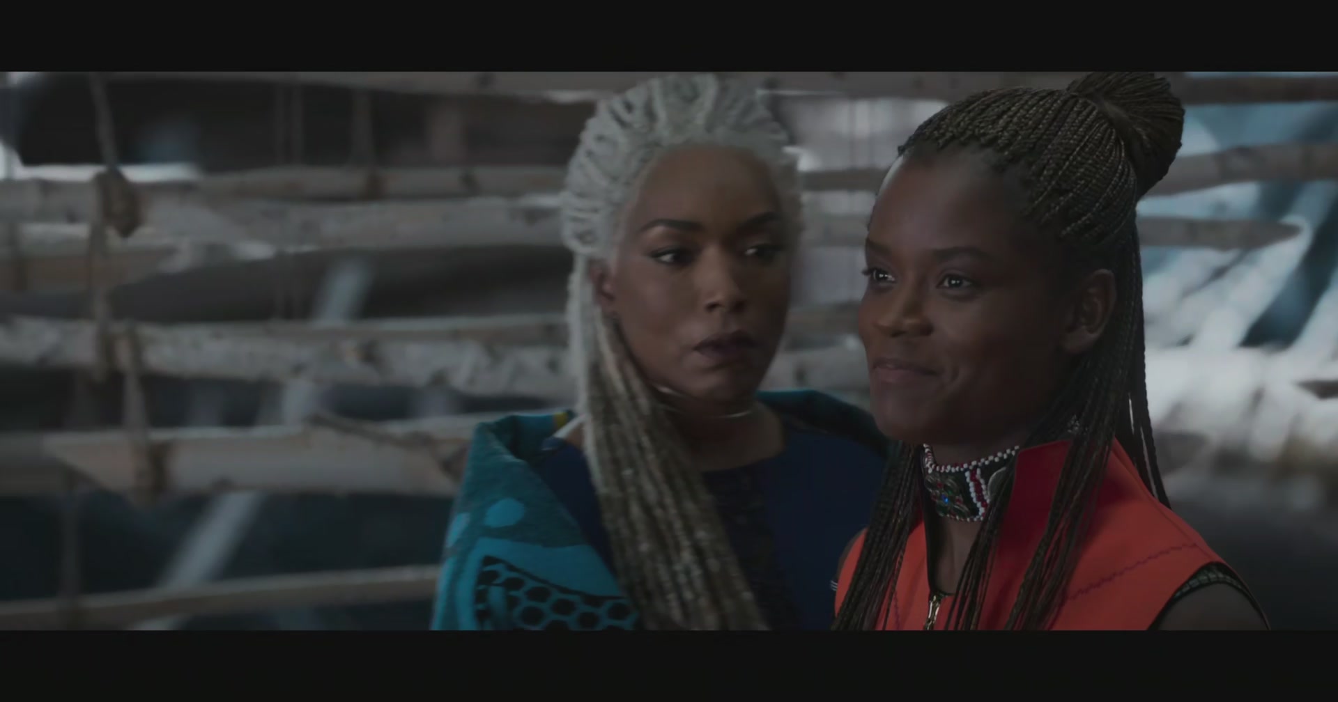 BlackPanther-Screencaps-0345.jpg