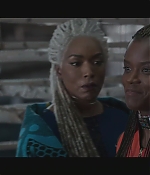 BlackPanther-Screencaps-0345.jpg