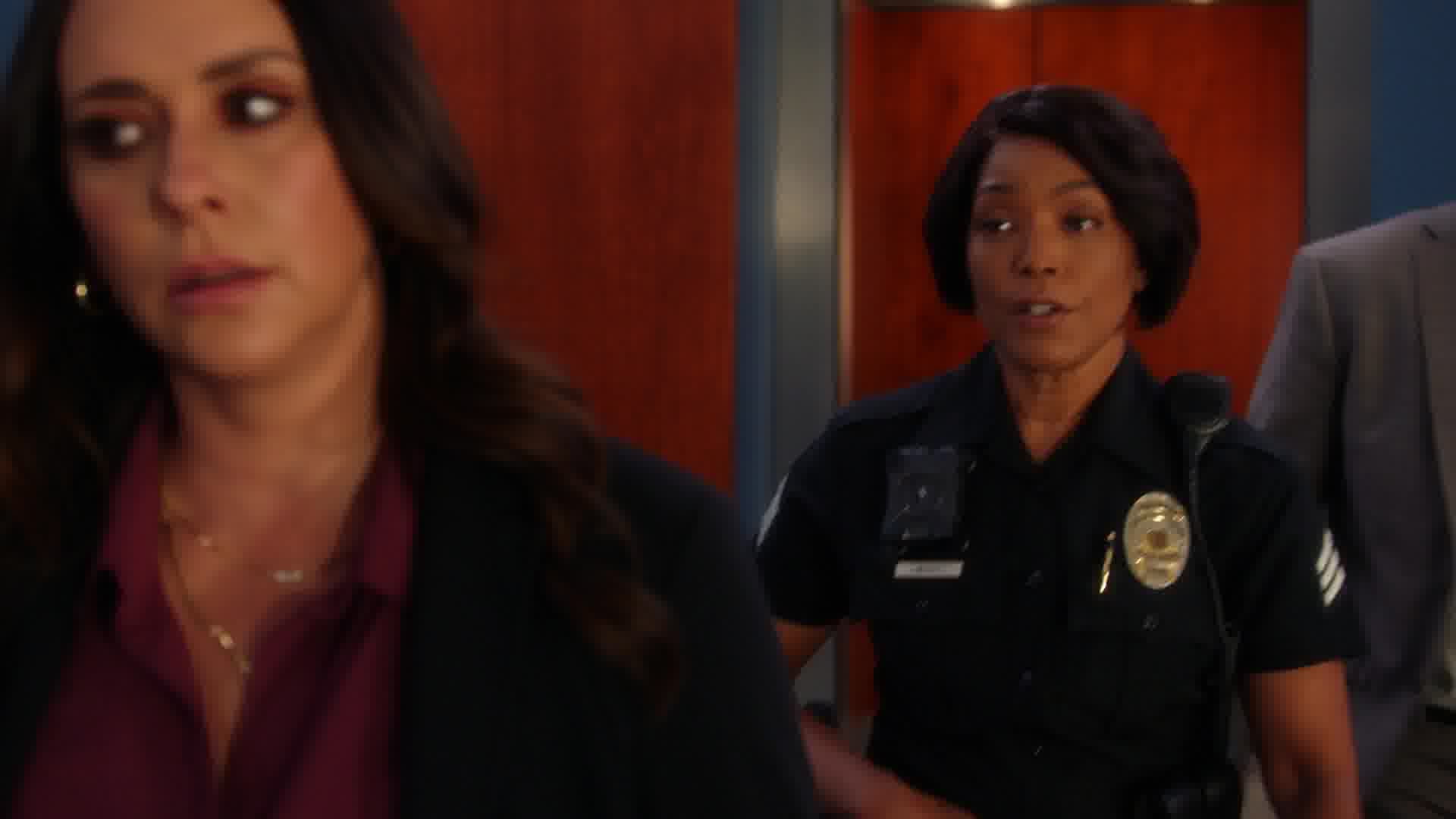 9-1-1-S06E05-Caps-0195.jpg