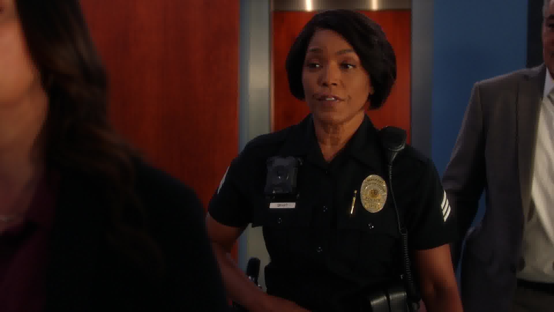 9-1-1-S06E05-Caps-0196.jpg