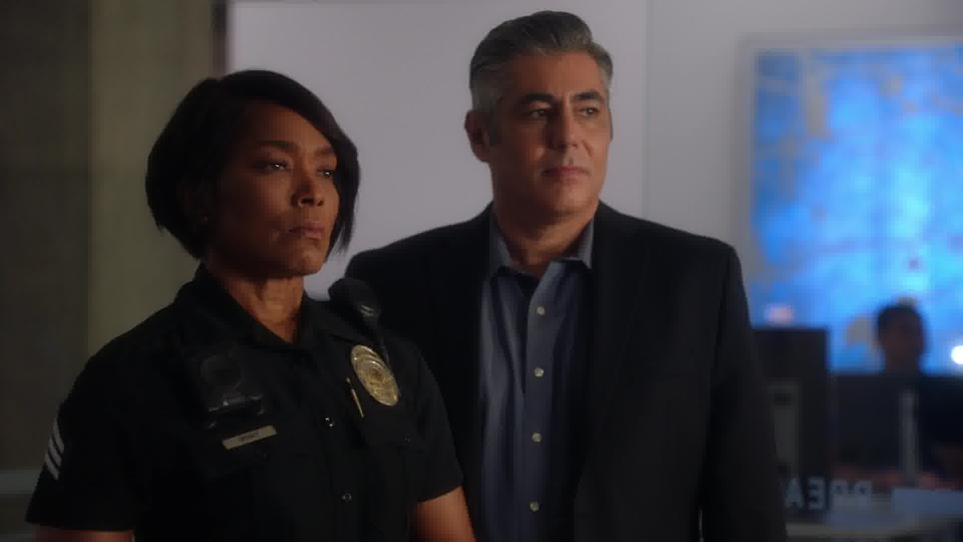 9-1-1-S06E05-Caps-0232.jpg