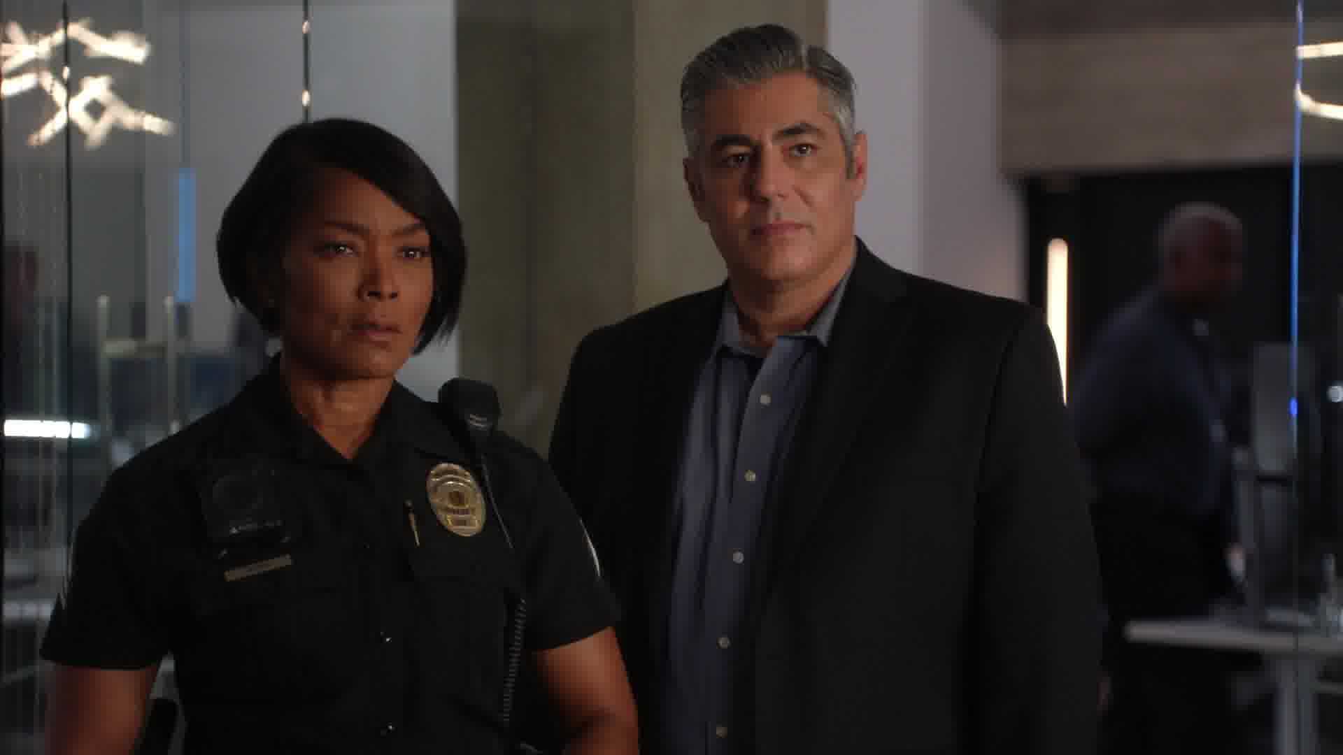 9-1-1-S06E05-Caps-0234.jpg