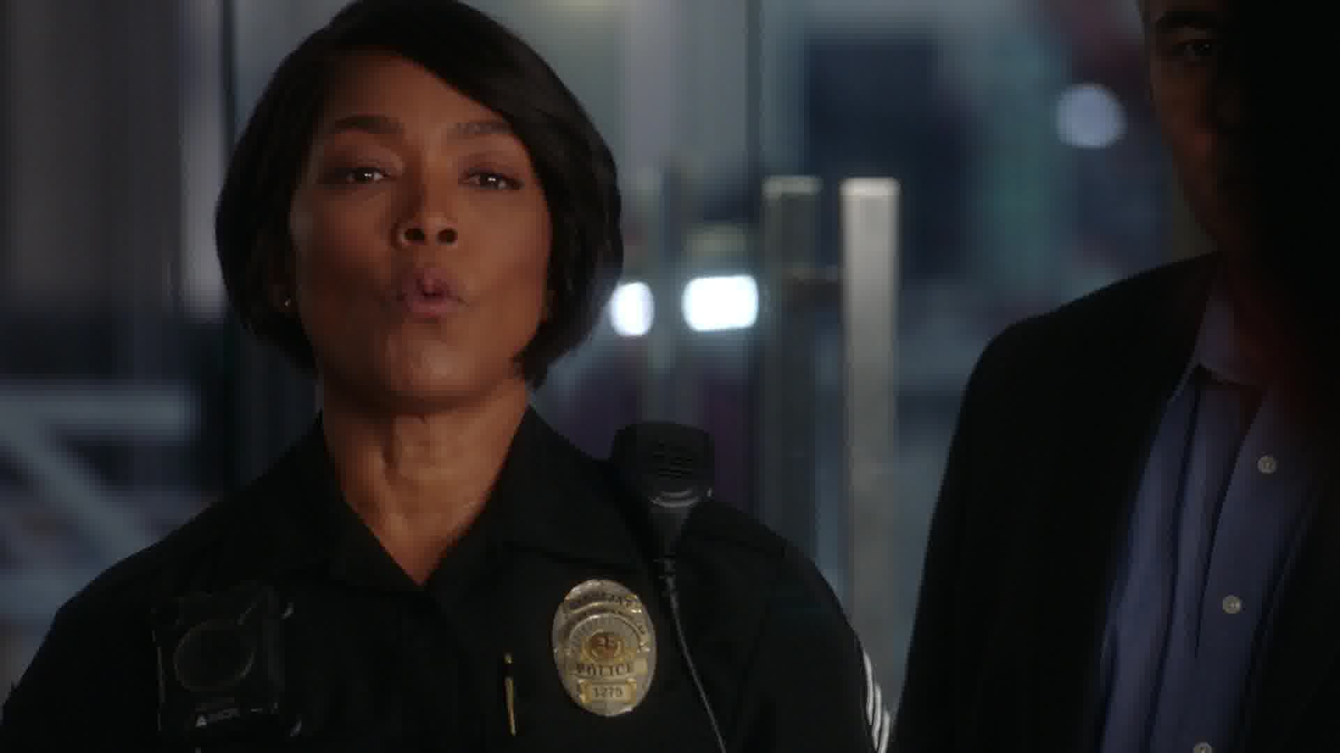 9-1-1-S06E05-Caps-0239.jpg