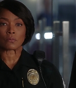 9-1-1-S06E05-Caps-0240.jpg