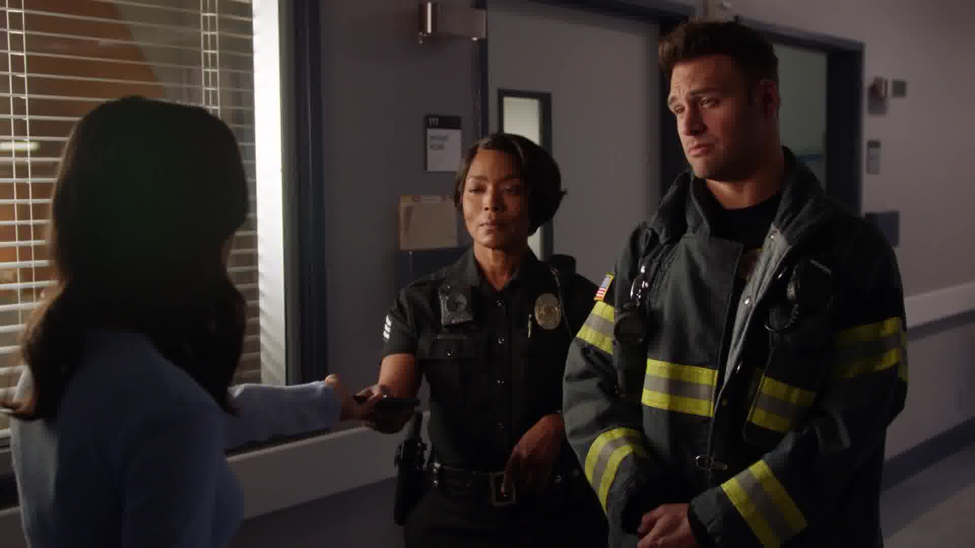 9-1-1-S06E07-Caps-0061.jpg