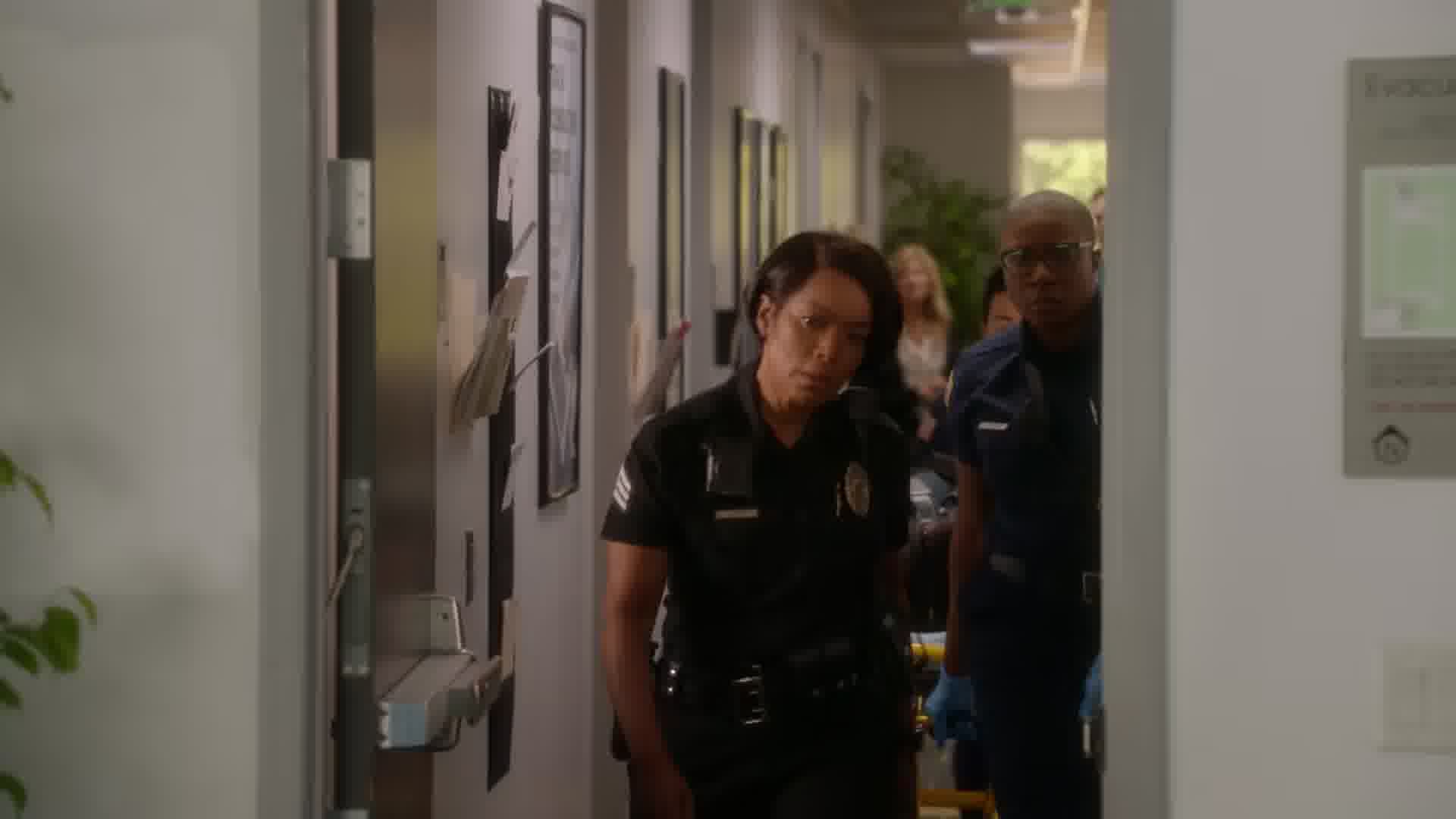 9-1-1-S06E08-Caps-0058.jpg