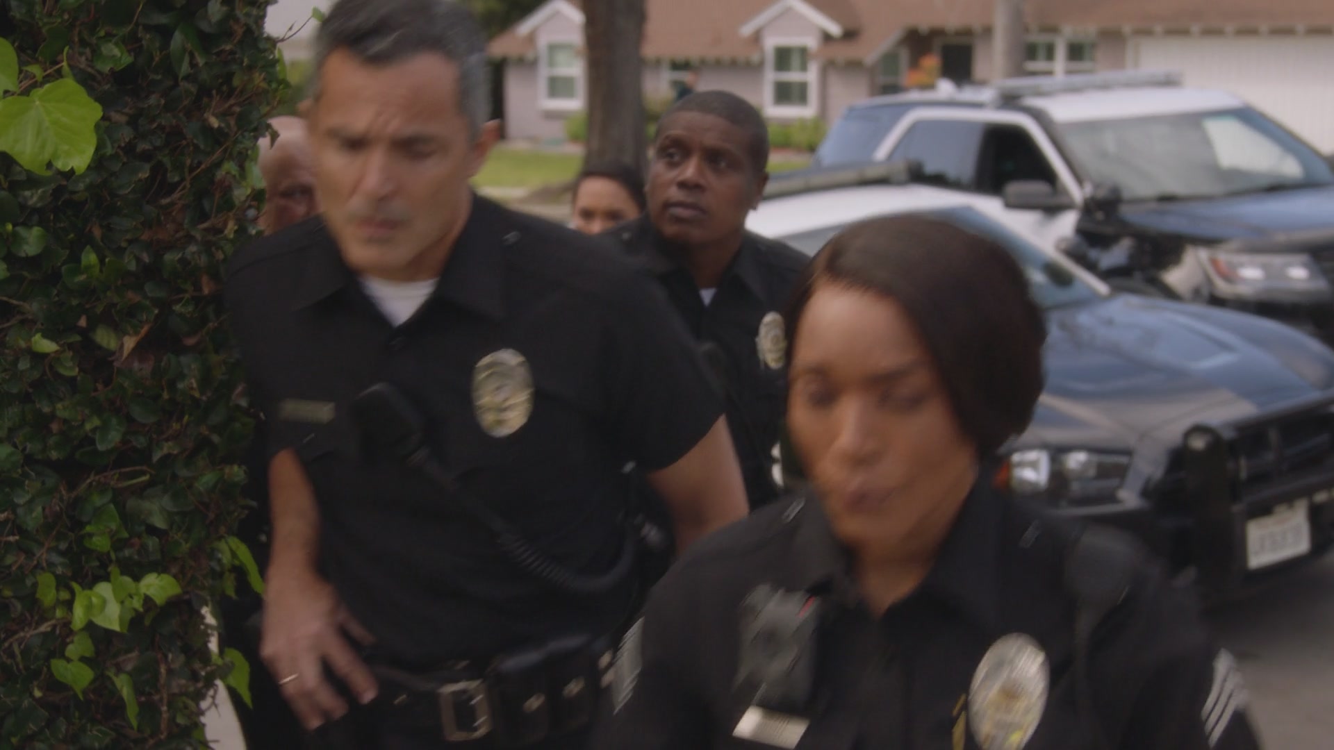 9-1-1-S06E015-0048.jpg