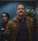 9-1-1-S06E015-0715.jpg