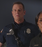 9-1-1-S06E015-0817.jpg