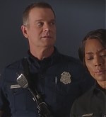 9-1-1-S06E015-0822.jpg