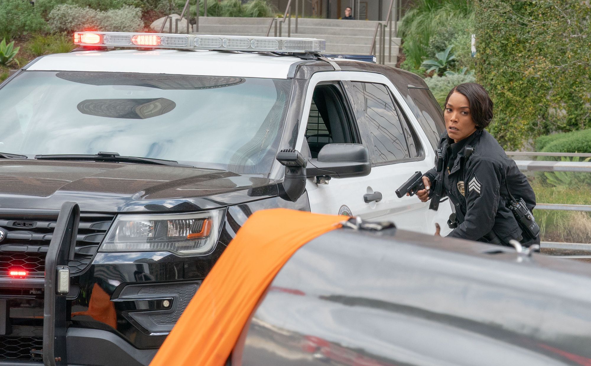 9-1-1-Season6Stills-0006.jpg