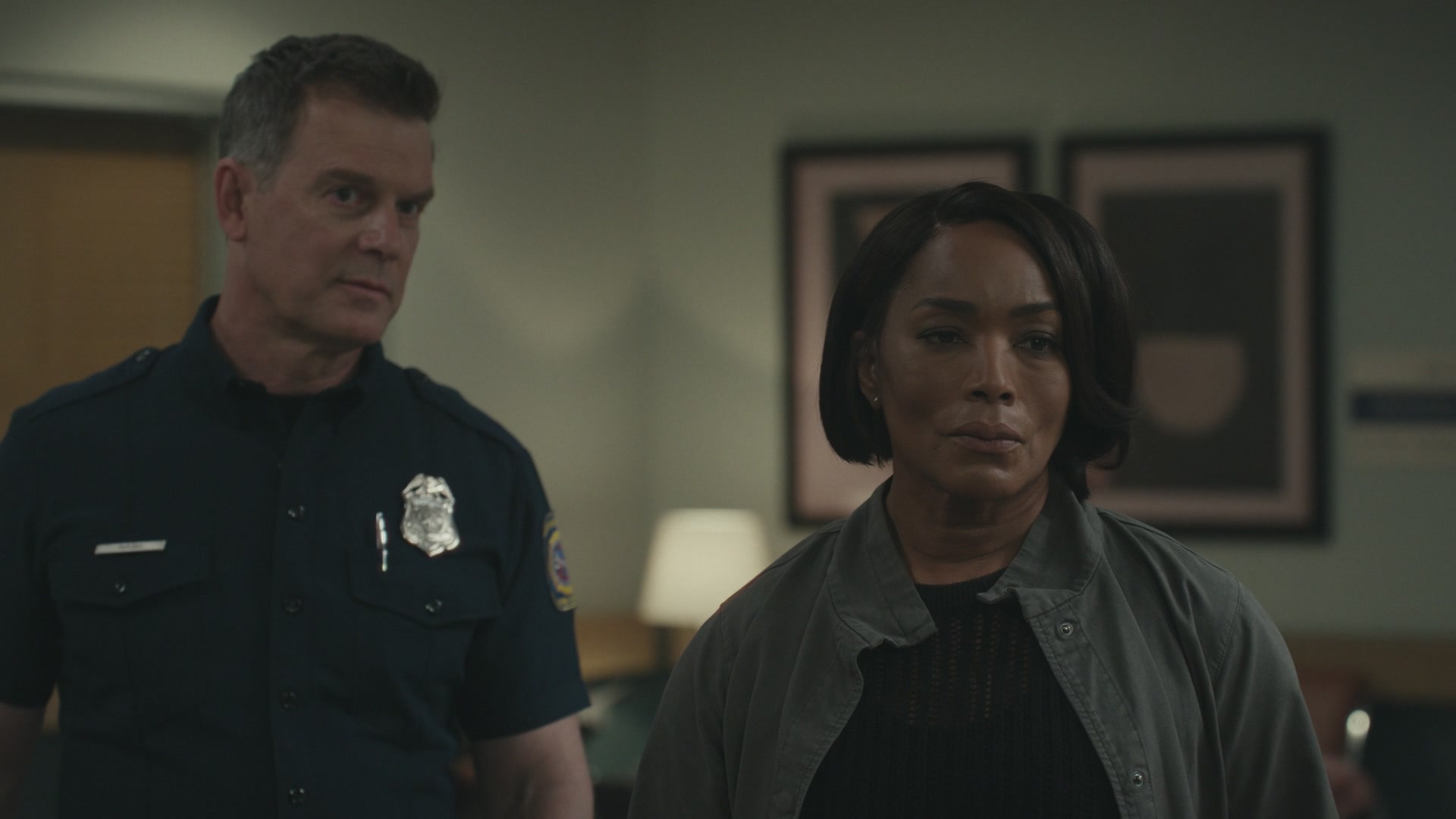 9-1-1-8x03-Caps-0891.jpg