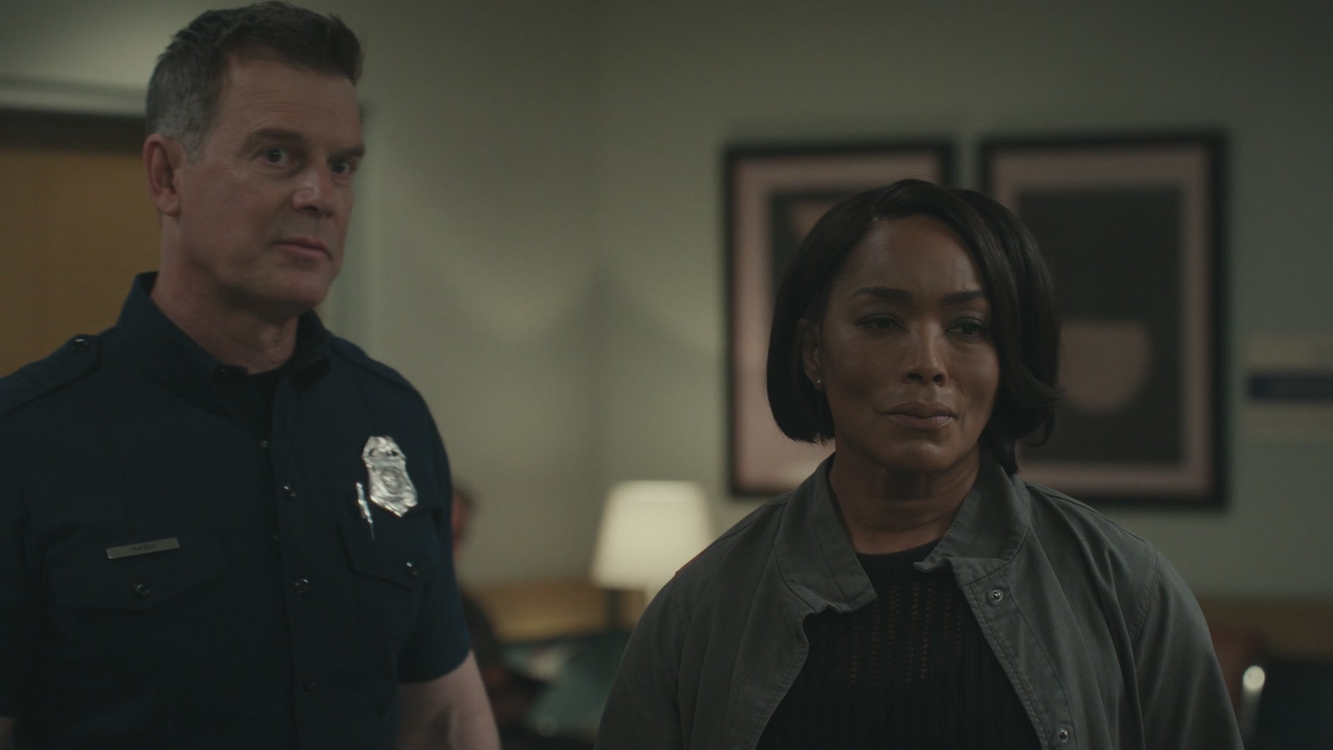 9-1-1-8x03-Caps-0892.jpg