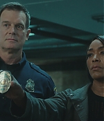 9-1-1-8x03-Caps-0610.jpg