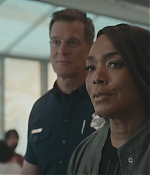 9-1-1-8x03-Caps-0751.jpg