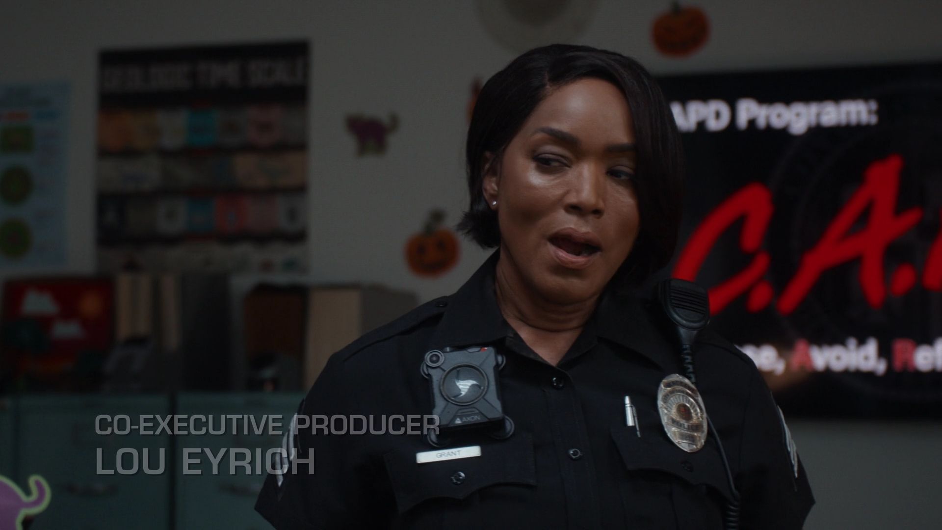 9-1-1-S08E05-039.jpg