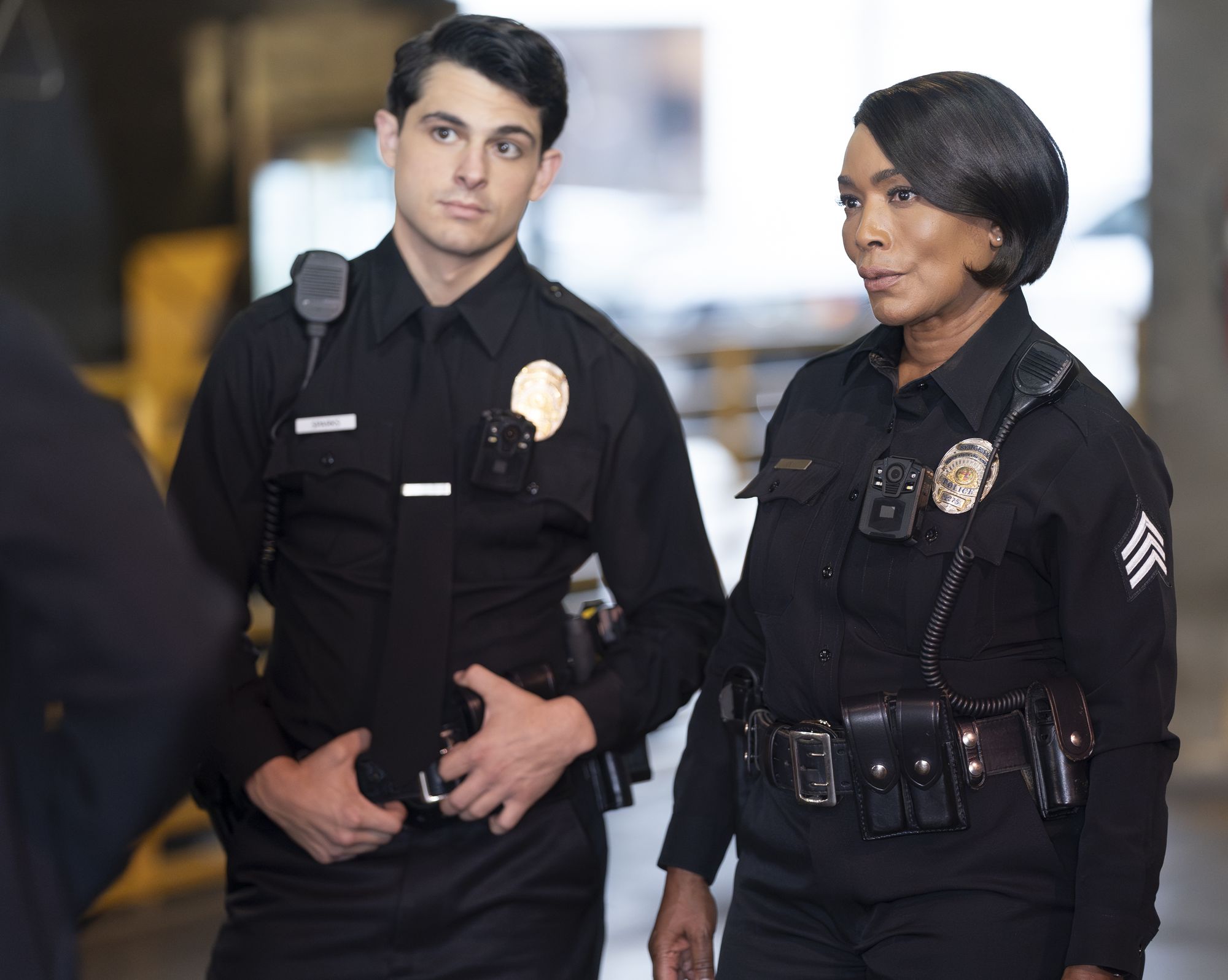 9-1-1-8x07-Stills-017.jpg