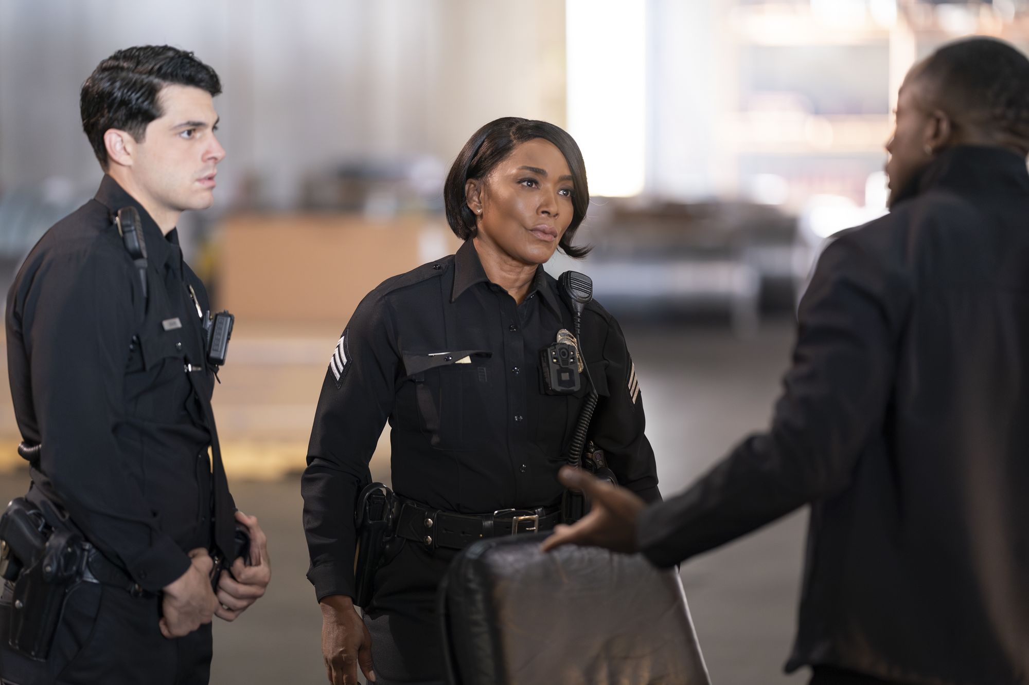 9-1-1-8x07-Stills-018.jpg