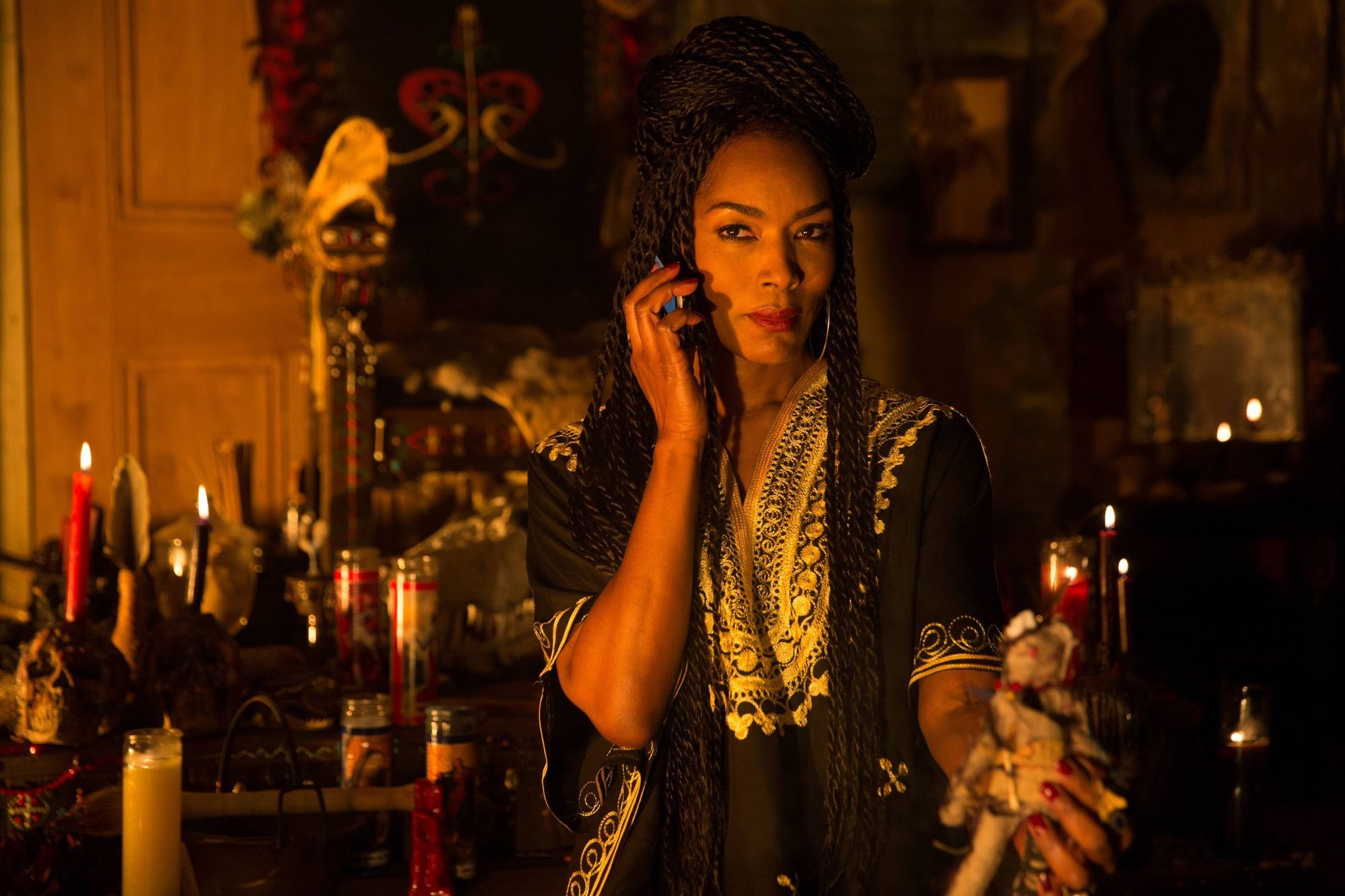 AmericanHorrorStoryCoven-Stills-0006.jpg