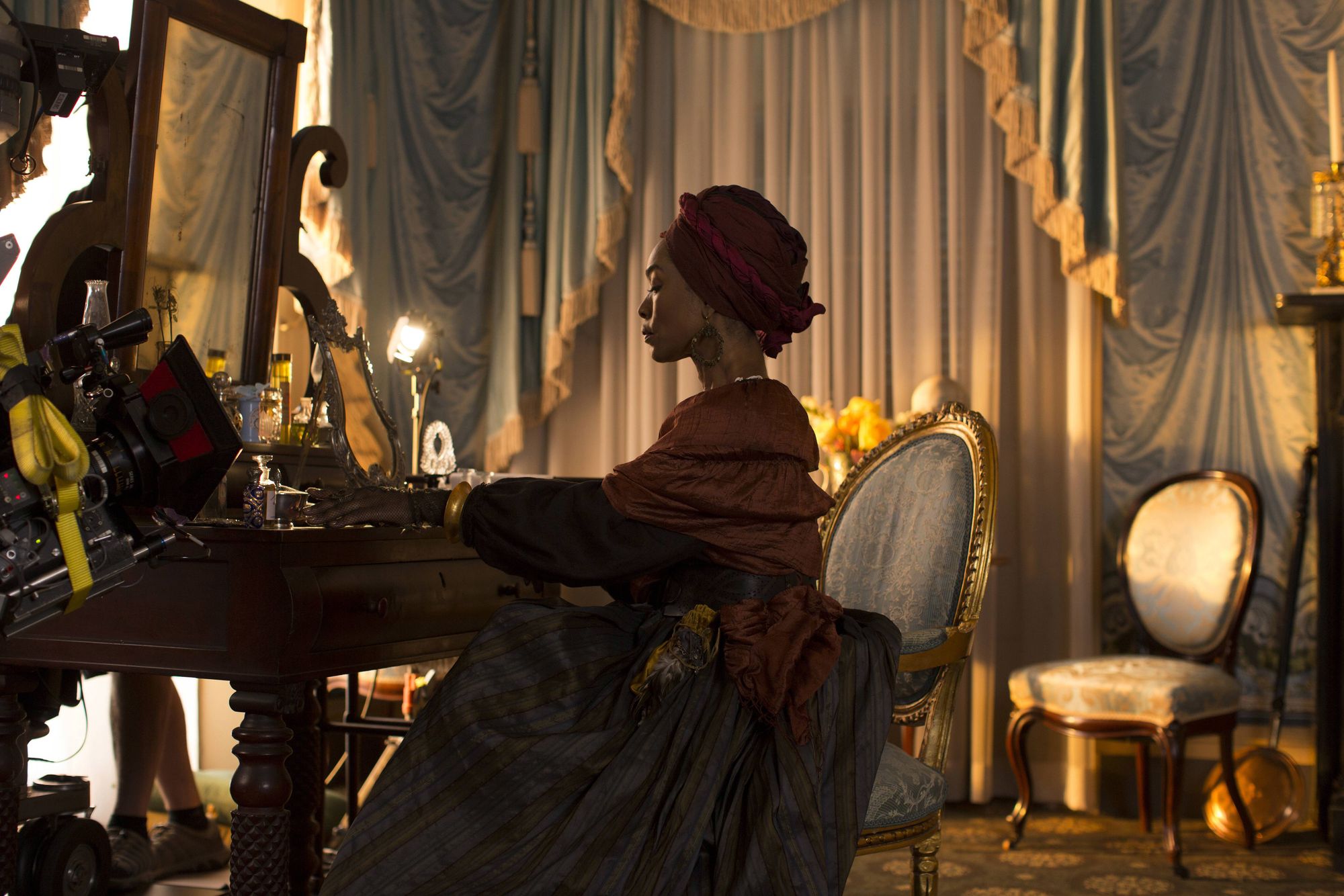 AmericanHorrorStoryCoven-Stills-0008.jpg